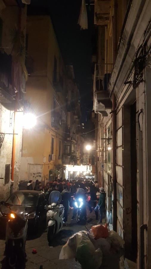 Giardinetto A Toledo Apartments Napoli Bagian luar foto