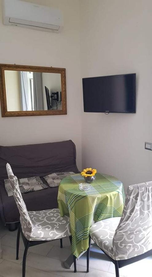 Giardinetto A Toledo Apartments Napoli Bagian luar foto