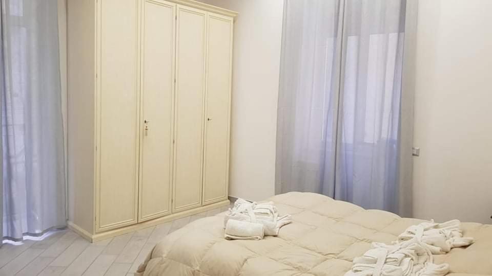 Giardinetto A Toledo Apartments Napoli Bagian luar foto