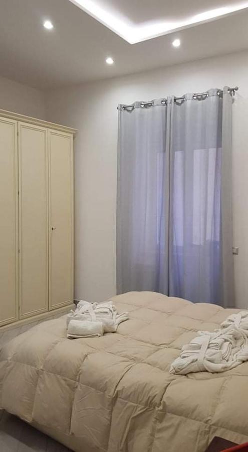 Giardinetto A Toledo Apartments Napoli Bagian luar foto